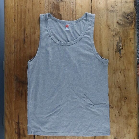 HANES GREY BASIC CASUAL WORKOUT TANK TOP SIZE MEDIUM - Picture 1 of 3